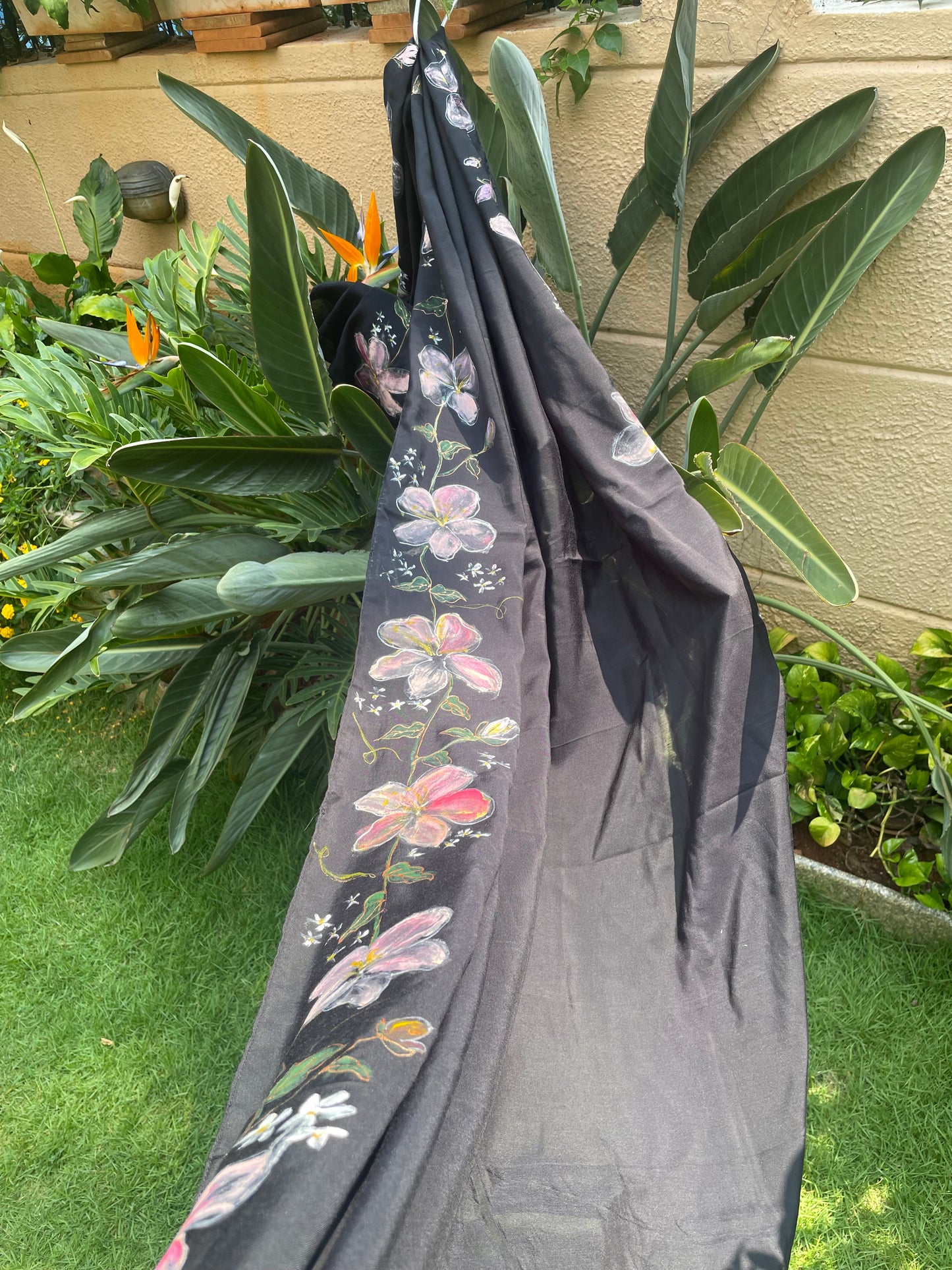 Colored Cotton mulmul dupatta with lace