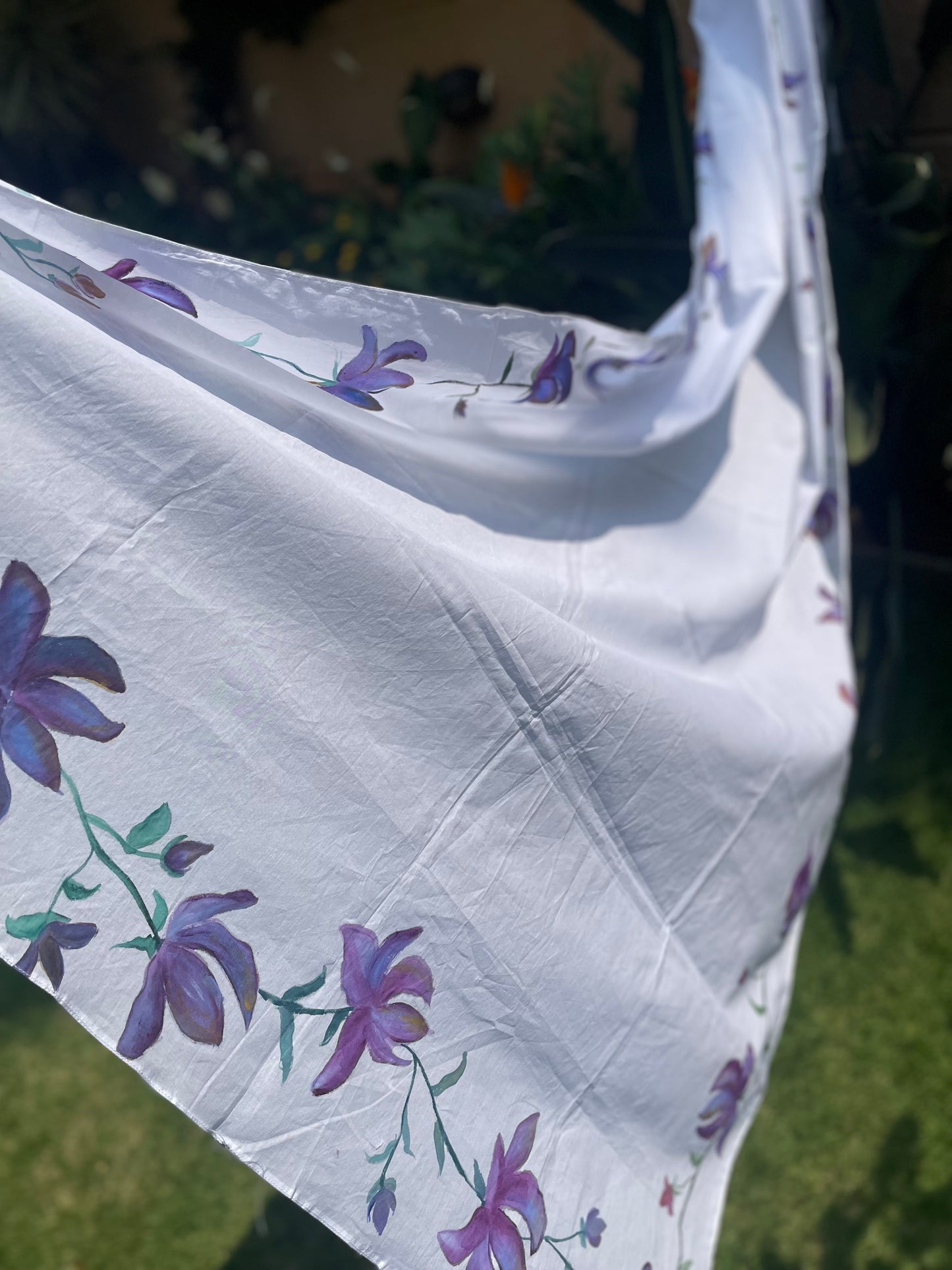 Cotton mulmul dupatta with painted borders