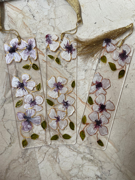 Floral bookmark- white