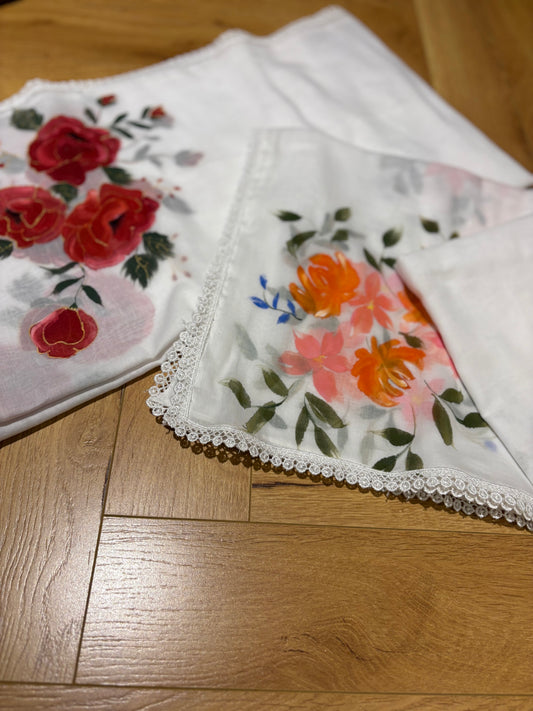 White Cotton mulmul dupatta with lace